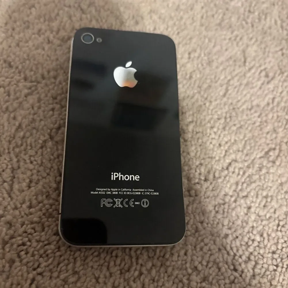 Apple iPhone 4 - 16 GB - Black - A1387 - For Parts/Repair